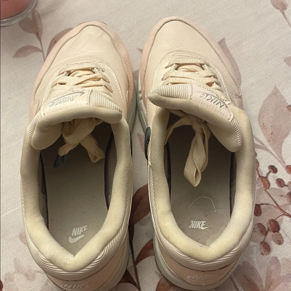 Nike Air Max Women's Pink and Black Sneakers - Picture 4 of 7